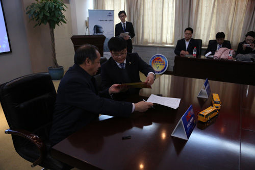 買校車送保險 宇通攜手中國人保獻禮“安全教育日”