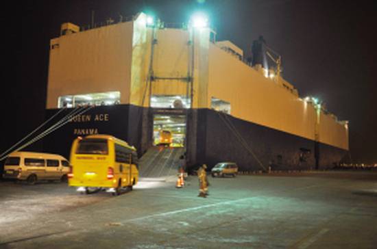 300多輛校車出口 啟運科威特