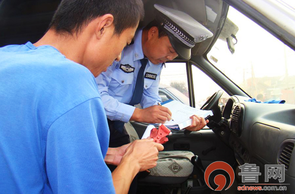 濟南交警抽查黃河北學校校車 合格率100%