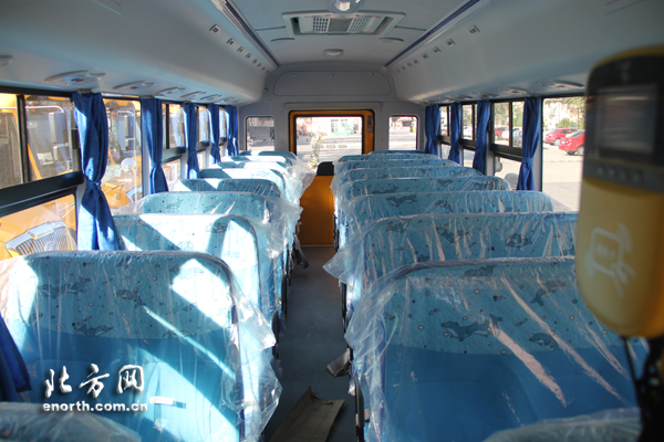 專業(yè)版宇通“長(zhǎng)頭”校車抵津