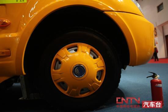 防微杜漸,如何檢查校車輪胎 防微杜漸,如何檢查校車輪胎