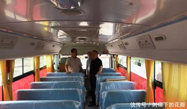 校車巡展進湖北——暑期巡展系列報道之一 校車巡展進湖北——暑期巡展系列報道之一