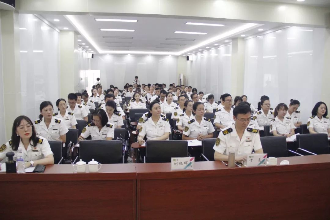 “不忘初心 錘煉匠心”系列活動之六——交運溫馨校車公司舉行“不忘初心、錘煉匠心”企業管理專題培訓