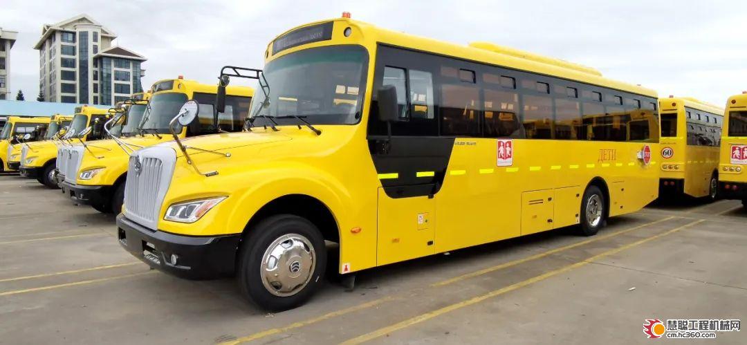 搭載玉柴“芯”的校車 閃亮“一帶一路” 搭載玉柴“芯”的校車 閃亮“一帶一路”