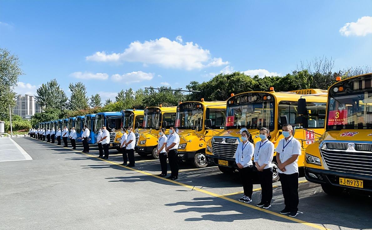 情系鄉(xiāng)村百姓 愛(ài)惠莘莘學(xué)子——濱海交通控股集團(tuán)開(kāi)展校車服務(wù)工作紀(jì)實(shí) 情系鄉(xiāng)村百姓 愛(ài)惠莘莘學(xué)子——濱海交通控股集團(tuán)開(kāi)展校車服務(wù)工作紀(jì)實(shí)