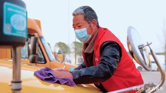 十年堅(jiān)守上學(xué)路，新星校車(chē)開(kāi)啟西安高端校車(chē)市場(chǎng)大門(mén)