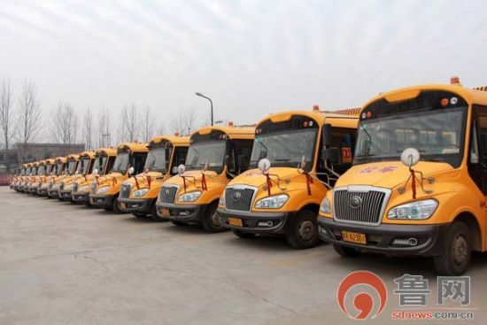 “黃鼻子”校車