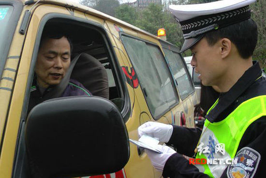 (校車逾期未年檢