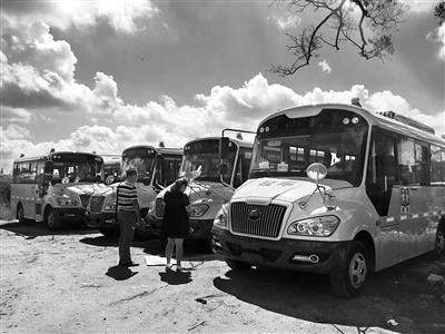 海南東方新購的專用校車將于9月投入使用