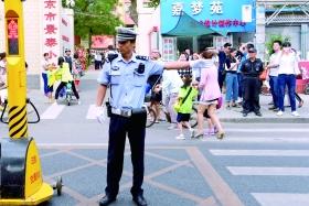 開學(xué)日早高峰 6年來最通暢