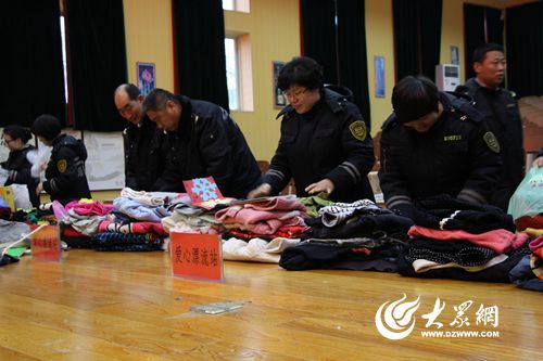 交運(yùn)溫馨校車公司“愛心漂流站”三天收兩千件衣物 已寄往云南山區(qū)