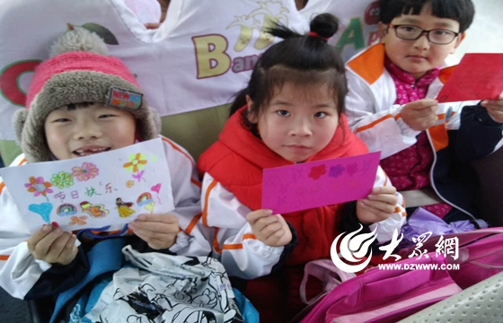 “雙旦”來襲 交運(yùn)溫馨校車流動課堂繽紛多彩