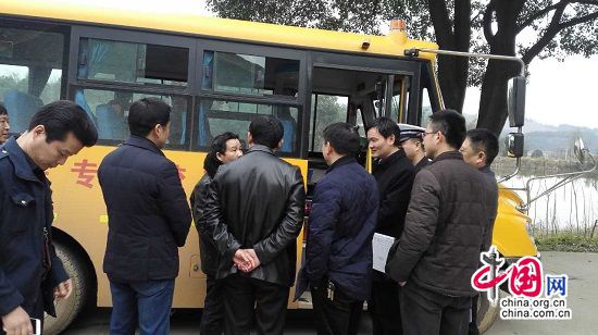 湖南臨澧開展校車安全檢查