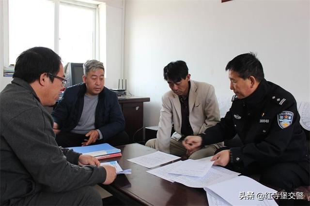 【紅寺堡交警】給校車做“體檢”打好交通安全“預防針”