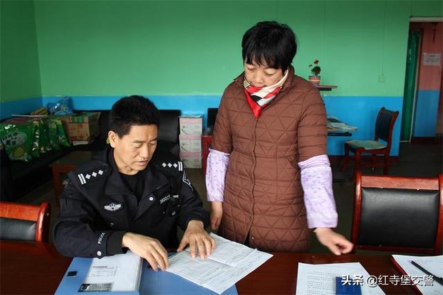 【紅寺堡交警】給校車做“體檢”打好交通安全“預防針”