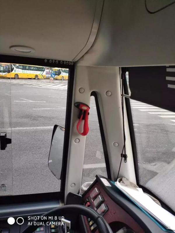 全市嚴查校車進行時！您家孩子坐的車都被交警攔下了……