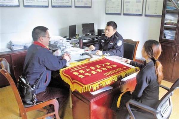 幼兒園校車被交警要求停運，為啥要向交警送錦旗?