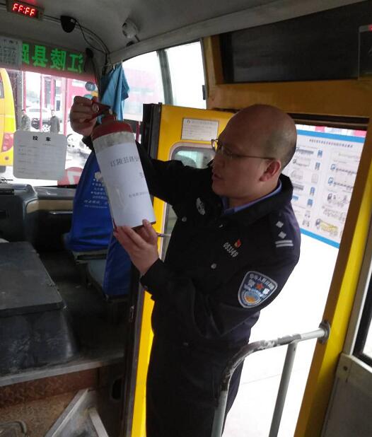 江陵開展校車安全大檢查 下達責令整改通知書23份 江陵開展校車安全大檢查 下達責令整改通知書23份