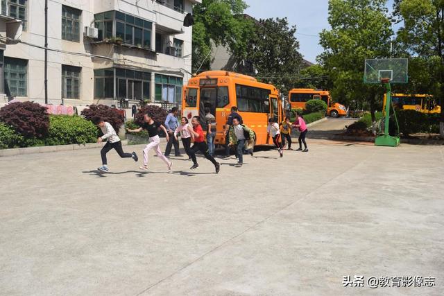 漢壽聶家橋中學：校車應急演練 共筑安全防線