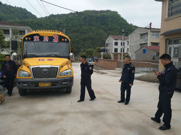湖北：南漳縣給學(xué)前校車“體檢”