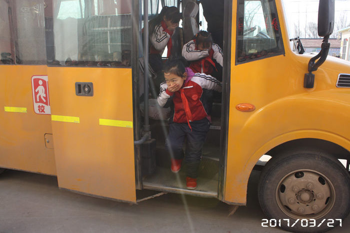 商河縣帽楊小學開展校車消防演練活動/ 商河縣帽楊小學開展校車消防演練活動