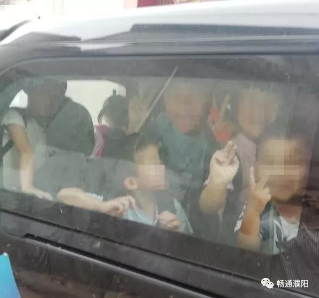 6月18日，遼寧省凌源市一名4歲幼童被遺忘在校車內，放學時才被人發現死亡。