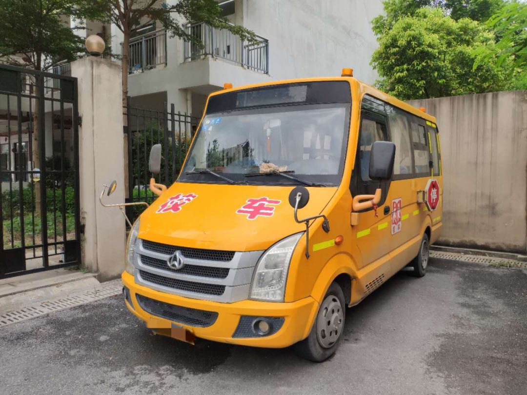 后怕!清城區一幼兒園竟每天用報廢校車接送學生 后怕!清城區一幼兒園竟每天用報廢校車接送學生