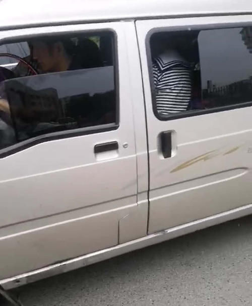 校車沒證黑車橫行，佳木斯教育局：公交全覆蓋，不批校車服務