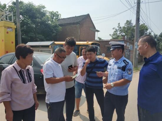 開封禹王臺區教體局聯合市交警四大隊、區應急管理局開展校車安全專項大檢查