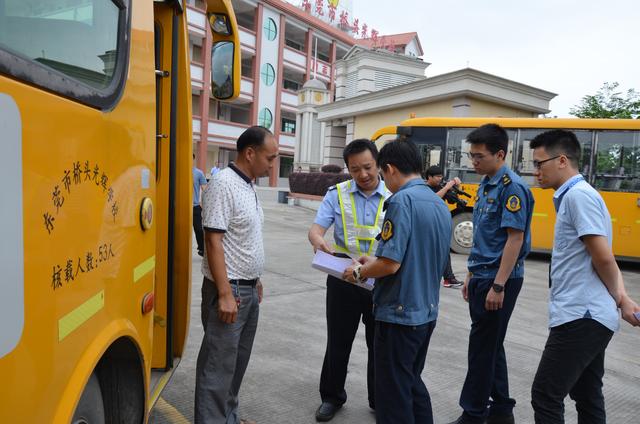 橋頭交警開展交通安全進校園/ 橋頭交警開展交通安全進校園