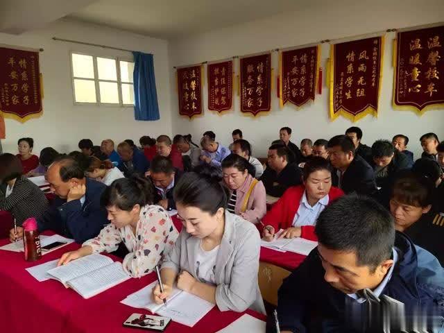 皋蘭公安交警加強(qiáng)校車(chē)安全培訓(xùn)