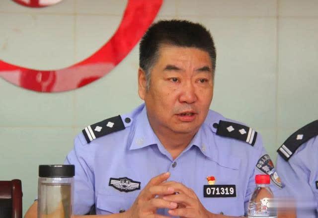 原平市公安局交警大隊深入校車公司開展交通安全宣傳活動