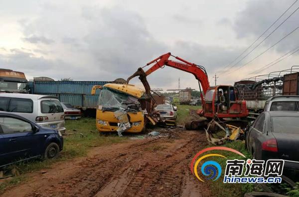 臨高交警采取行動對逾期未檢驗、未報廢校車“清零”