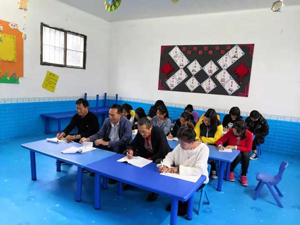 渭河幼兒園開展校車安全培訓