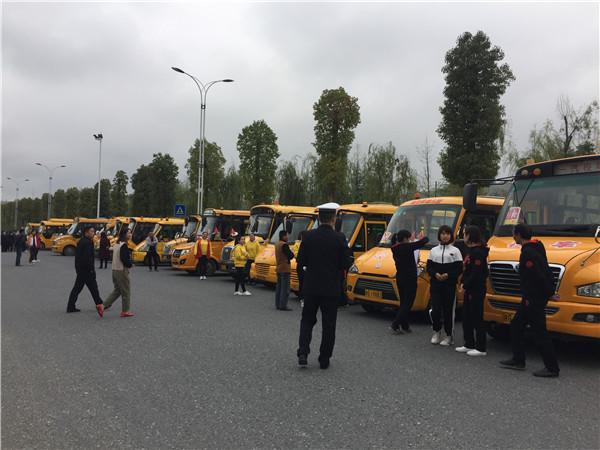 安康恒口交警開展校車安全大排查大檢查大培訓工作