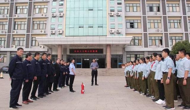 新營中學舉行校車安全培訓及安全撤離演練