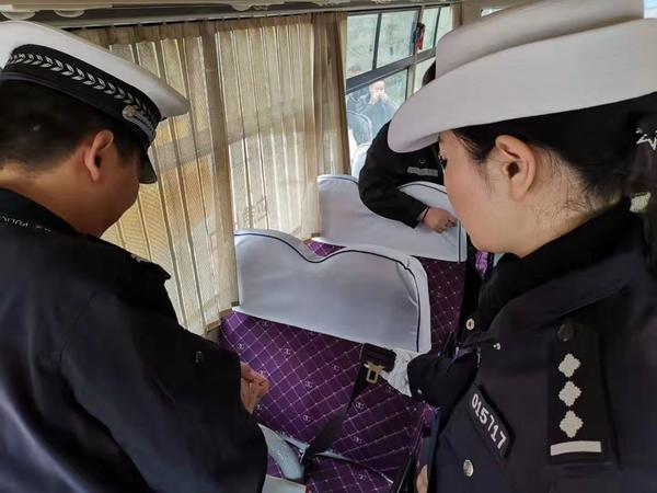 新鄭市聯合開展幼兒園校車安全大檢查