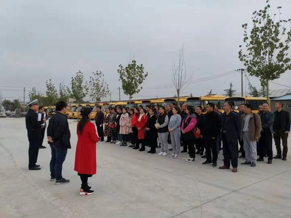 新鄭市聯合開展幼兒園校車安全大檢查