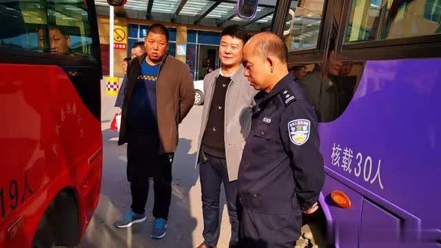 盧氏縣公安局交警大隊車管所開展客車和校車安全檢查