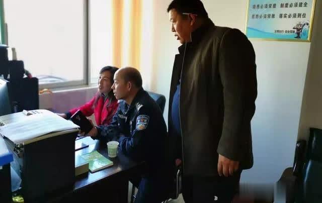 盧氏縣公安局交警大隊車管所開展客車和校車安全檢查