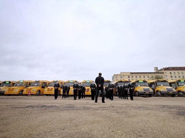 復課首日 交運西海岸溫馨校車啟動163輛校車為學子保駕護航