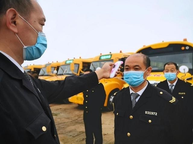復課首日 交運西海岸溫馨校車啟動163輛校車為學子保駕護航