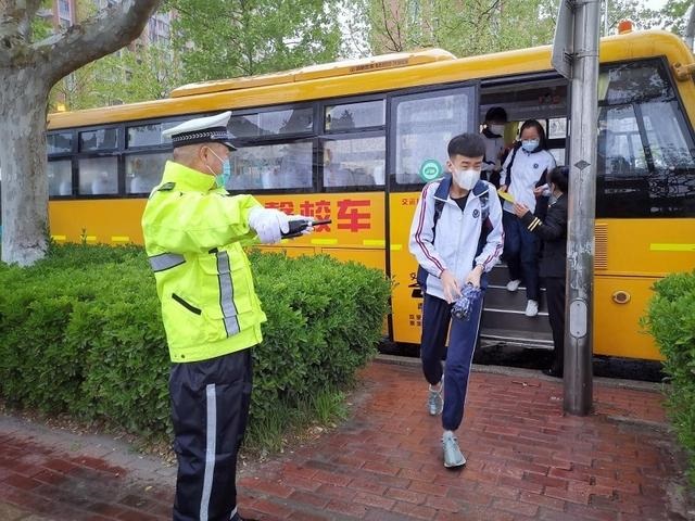 復課首日 交運西海岸溫馨校車啟動163輛校車為學子保駕護航