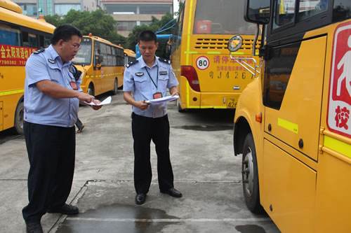 廣東省江寧市：加強安全管理，蓬江區開展校車運行“飛行檢查”