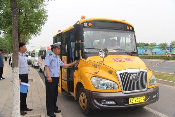 校車何時更加安全/ 校車何時更加安全