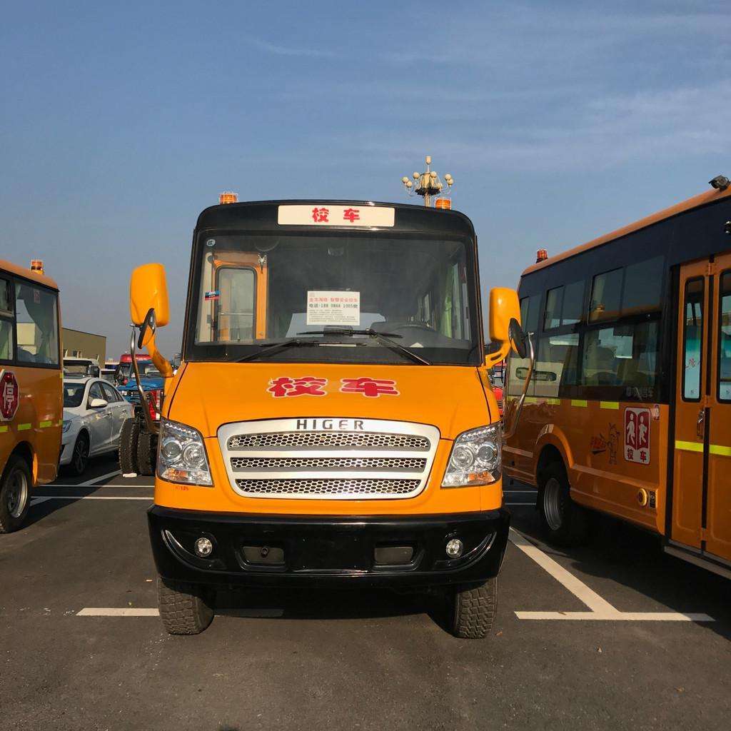 校車雨天試跑為中考生加油