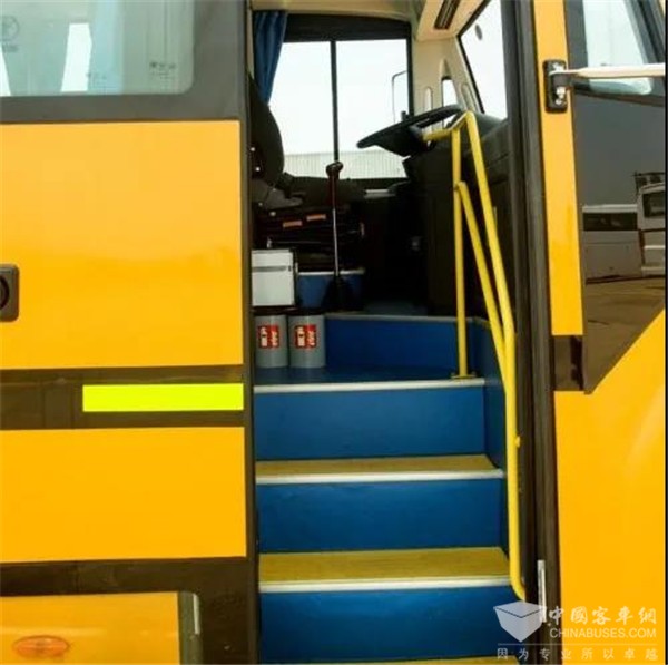 福田歐輝與柘城縣清華園學校聯合開展消防演練