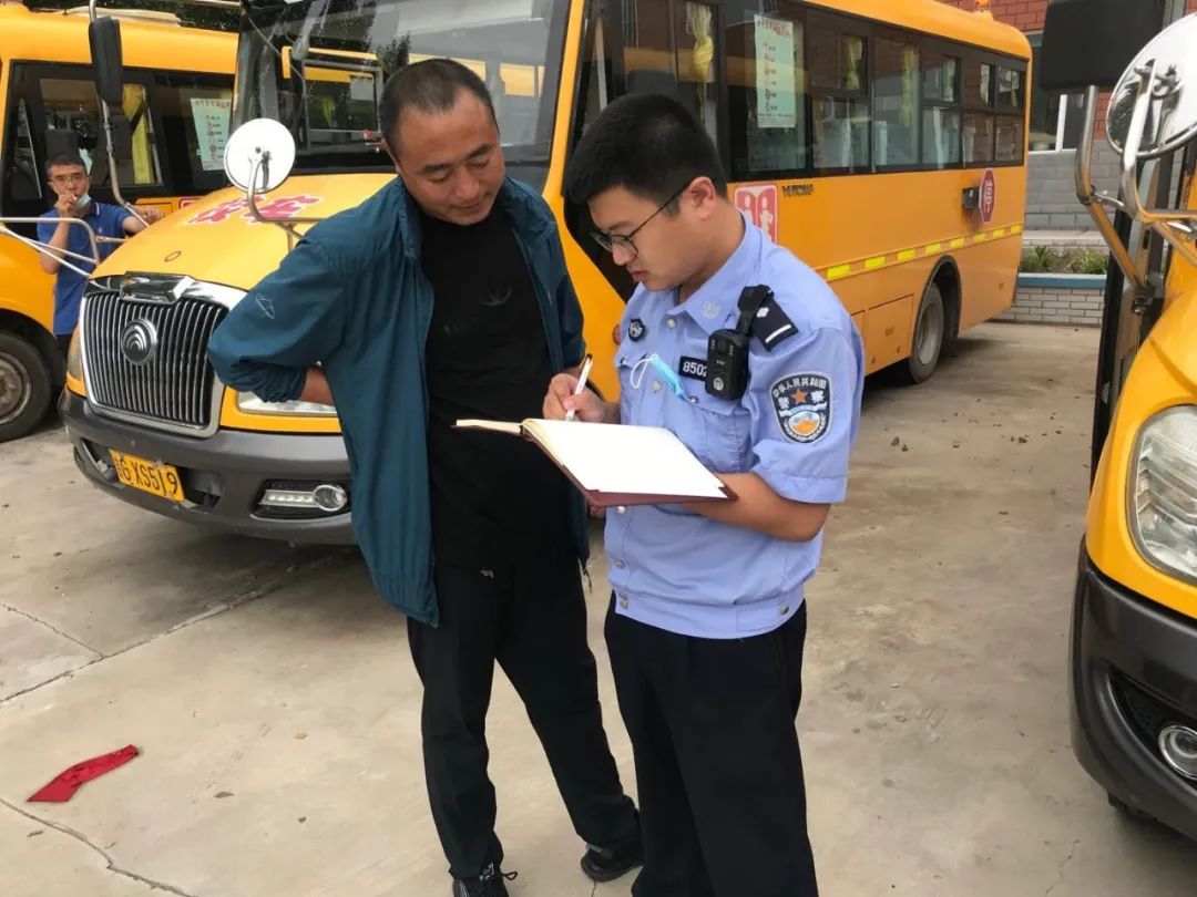 吉林大安市公安局聯(lián)合派出所開(kāi)展轄區(qū)校車安全檢查