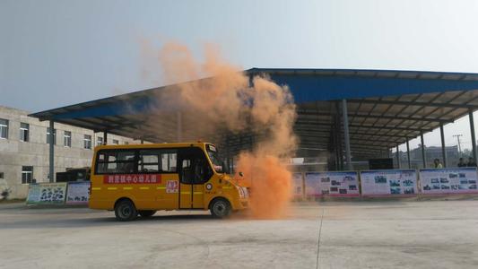 河曲縣教育系統開展校車消防安全培訓暨校車應急演練活動
