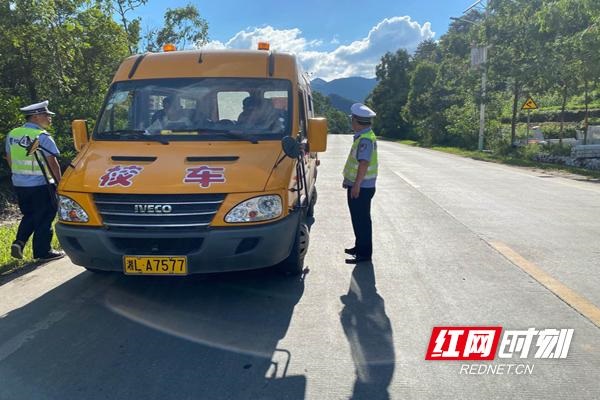 臨武：高高興興上學去 平平安安回家來